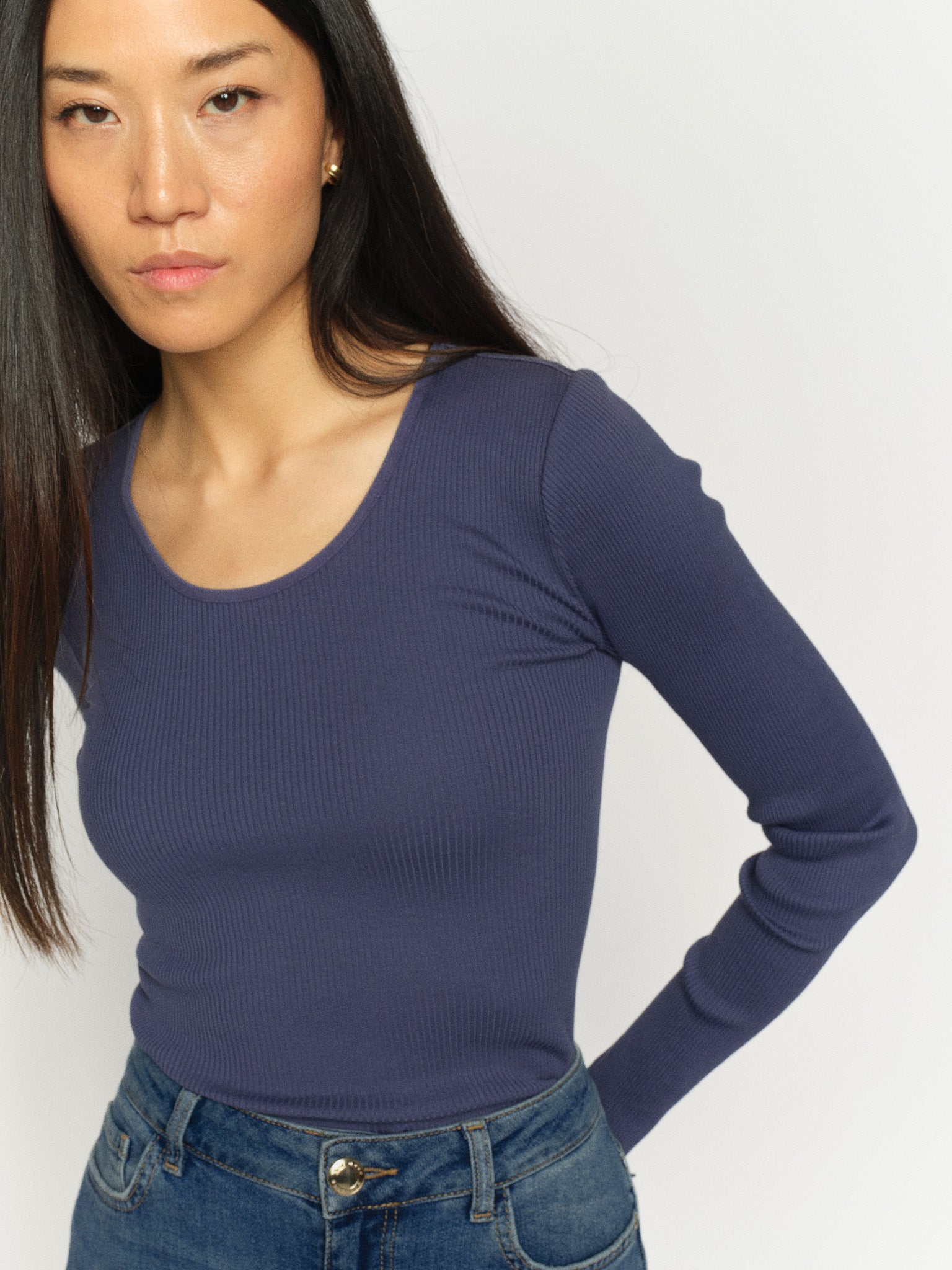 Modelshot / Crown Blue / Detail